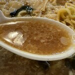 五福星 - 豚ベースのスープ