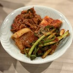 焼肉 三宝苑 - キムチ盛り合わせ
