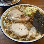 ケンちゃんラーメン - 中華そば普通盛り脂身入りで、夫婦揃ってオーダー