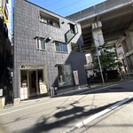 TRIPLE CROWN Creperie - 北赤羽浮間口を出たら目の前スーパーLIFEとセブンの間の路地進んでね