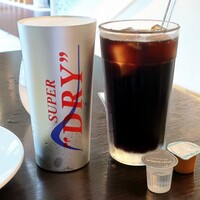 ウルフギャング・パック カフェ - スーパードライ生ビールとアイスコーヒー