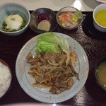 Aioi Suteshon Hoteru Anekkusu - 焼肉定食