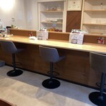 MONTER Cafe - カウンター席。
