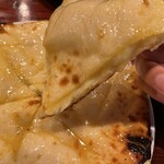 ネパール・インド料理の専門店 ナマステネパール - ハニーチーズナン