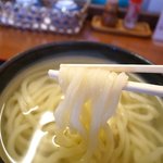 釜揚げ手打ちうどん喜多川 - 麺はこんな感じです。