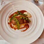 オルクドール・サロン TOKYO - パリパリの皮目で最高の焼き加減。エビのソースも美味。