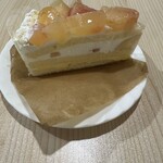 ア・ラ・カンパーニュ - 桃のショートケーキ　柔らかくて食べやすい