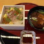 日本平ホテル - 食事　華ちらし寿し(金目鯛、穴子、いくら、玉子焼き、碓井豆、椎茸、干瓢、ガリ)