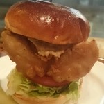 ザ・コーナー ハンバーガー＆サルーン - フィッシュフィレバーガー