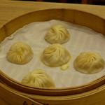 鼎泰豊 - カニみそ入り小龍包