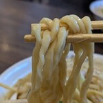 極濃湯麺フタツメ - 麺は太目でもっちもち