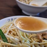 極濃湯麺フタツメ - しおタンメンのスープ