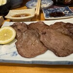 魚善 - 牛タン焼き