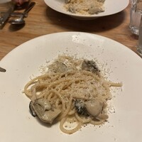ビストロ 222 - 牡蠣エキスしみしみパスタ