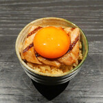 焼うお いし川 - ☆上カルビすき焼きは濃厚な卵黄と(^o^)丿☆