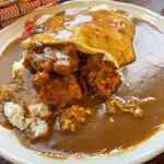 カレーショップ クレイン - 唐揚げが5個入ってます。