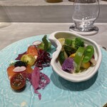 Global French Kitchen 雫 - 絶賛の「美女のサラダ」。野菜全てがみずみずしく旨みが濃い。