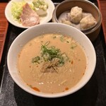 海皇 - ごま拉麺 飲茶セット(1,100円)
小皿料理･点心3種･ごま拉麺･デザート
