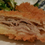 和膳と酒肴 廚 - 沖アグー豚　とんかつ断面