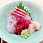 東京亭 - 刺身の盛り合わせ②