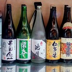 東京亭 - お店の日本酒のラインナップ