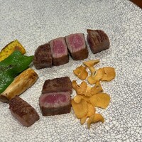 神戸プレジール 本店 - 上の4つは、サーロイン40g