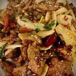 芙蓉苑 - 孜然羊肉 ラム肉炒めクミン風 パクチー(香菜)が苦手な人は気をつけて。