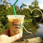 スターバックス・コーヒー - ストローが曲がるタイプに変わってる！