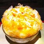 三日月氷菓店 - かき氷に、練乳とヨーグルトソースをかけて頂く～!!( ^o^)ﾉ