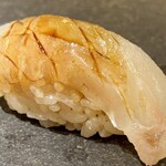 鮨酒場てっぺい - ヒラメ（おまかせ五貫握り）