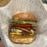 マンチズ バーガー シャック - バーベキューベーコンダブルチーズバーガー ¥2980