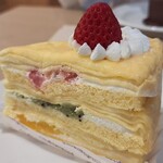 シャトレーゼ - 料理写真:クレープ・オ・フリュイ