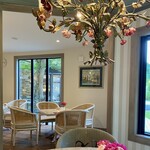 カフェ ラベイユ - シャンデリアも素敵