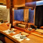 天婦羅 みやしろ - …からの凛とした美食空間！このギャップが堪らんぜ！