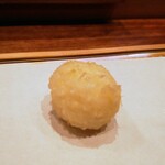 天婦羅 みやしろ - リゾット的に肝スープに突っ込むミニおにぎり天