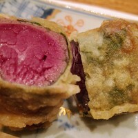 天婦羅 みやしろ - この見事な火入れっぷり…肉のルビーとでも呼ぶべきか…