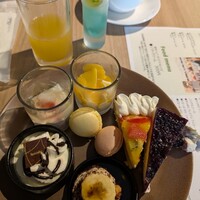 restaurant hache - 友人のデザート