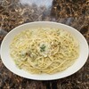 カフェ ナトゥーラ - 海老とアボカドのバジルクリーム(1300円)です。