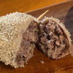 草原の料理 スヨリト - スヨリト(ラムの胃袋で包んだ肉団子)