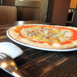 MALACCA - インカポテトとサルシャッチャのピザ