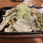 雷や - 雷焼きそば馬肉入り（塩だれ）