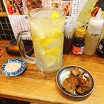 大衆酒場 もつ焼きと肉刺し ぶた横丁 - 