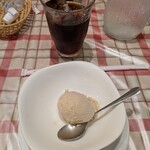 フェリーチェ - アイスコーヒーとデザート(きな粉アイス)