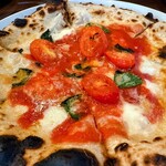 グリーンハウス - モッツレアチーズとトマトとバジルのマルゲリータ
1,320円