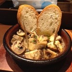 ポトロ - 岡山産マッシュルームのアヒージョ