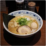 虎 - 琥珀（魚介） 1000円 煮たまご 180円