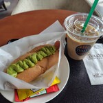 タリーズコーヒー - 料理写真:ボールパークドッグ　アボカド＆アイスソイラテ