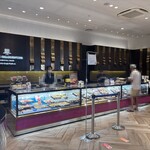 アンリ・シャルパンティエ エビスタ西宮店 - 店内の様子