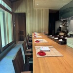 来人喜人　はぎ原 - 後ろにはお庭が広がります