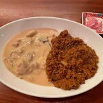 まれびと - カレーとシチューのハーフ＆ハーフ